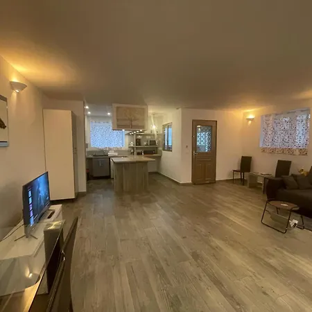 Proche Centre Parking Public Gratuit アパート *