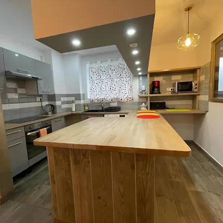 Apartment Proche Centre Parking Public Gratuit