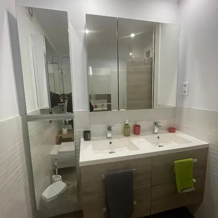 Proche Centre Parking Public Gratuit Apartment *