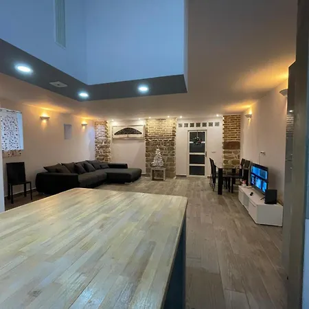 Apartment Proche Centre Parking Public Gratuit