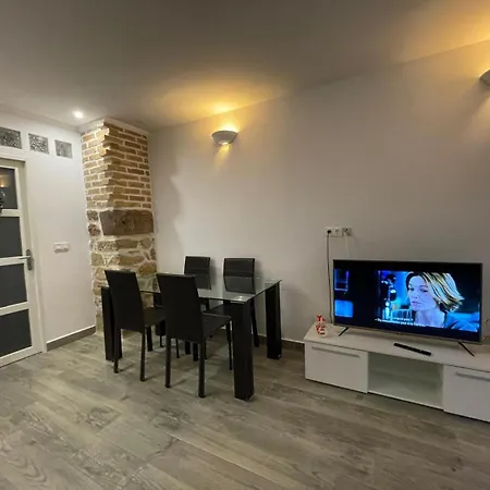 Proche Centre Parking Public Gratuit Apartment *